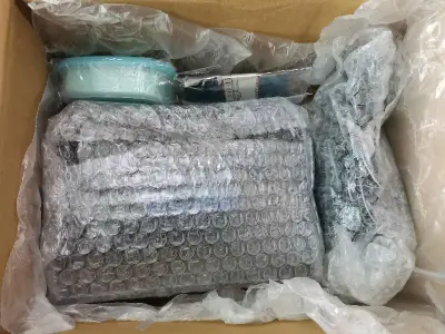 这次淘了个小全套索尼D88，品相还不错，就是机器通电不读碟，需要去找人维修打理下，另外还淘了个Q7黑胶唱机的备用唱针和4张WANDS的3寸碟。东西包裹的不错，每次气泡垫都是足够的，东西都没用磕碰，海运时间还是一如既往的半个月左右。