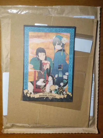 馋了好久的刘啵DVD特典，在垃圾屋比市价低一点收到了，而且，居然，基本无伤，很欣慰，到货前一直胆战心惊中奖拿到有伤的，毕竟有前车之鉴，然后就是cafe杯垫的笑颜啵，不多说，少爷的美貌我吹爆！