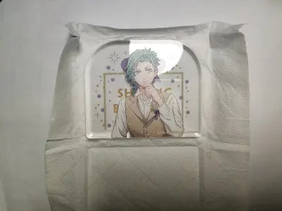 没见过的亚克力块块，好看，实物到手晶莹剔透的，ai酱的这个柄也好好看，还有少爷的下半场杯垫，侧颜杀，眼罩啵，都好美