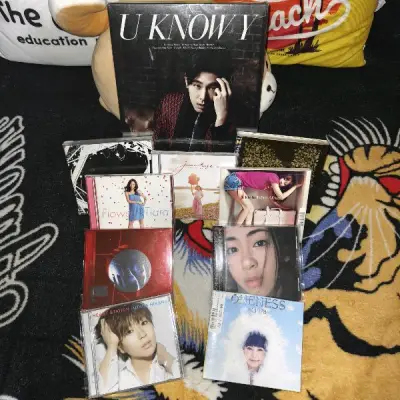 这次拍的CD比较杂，不过喜欢的几张全收了，开心！uknow y这张也是找了好久的，收到吓到了很大很大一张！！可算是买到了，熊光的也很赞，这次CD品貌都挺好的，发的海运等的不算久，收到里面CD壳也没开裂的，这已经在挖煤姬买的N单的CD了！