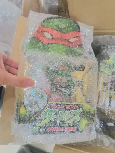 一层气泡纸、二层小气泡 关键还没有把挂卡的纸板给这 只能说挖煤姬的工作人员实在太负责任呀 非常好 棒棒哒