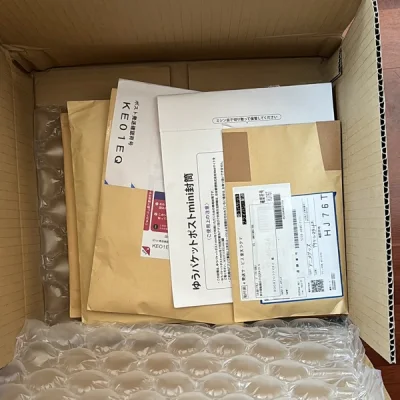 这是在挖煤姬购买的第四单了，凑了一些谷子，感谢挖煤姬让我捡到了好价！这次也是走的ems，合单之后仓库帮忙重新打包重量又减轻了不少，丝滑过关，特别幸运！