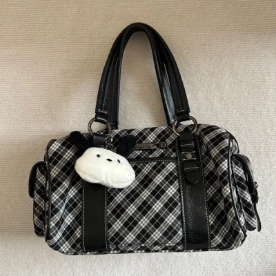 这一次收到的包包太满意了，每一个都很好看也很喜欢!成色非常好而且价格也很便宜!太棒啦!还有许多包包在途，希望也跟这次一样让人满意!物流快而且包装非常好，很喜欢