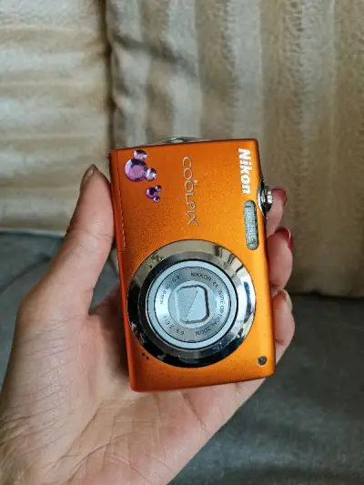 CCD，这次收到还蛮好的，虽然有一点小瑕疵，但是整体来说还是不错的，还是希望望美金能够多一点，售后服务保证买家的权益