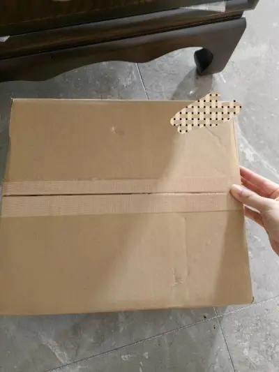 隔了一段时间又在挖煤姬上淘衣服了！下单速度都很快，几乎是几秒内下单完成。合单速度尚可。每次都是用 EP 寄回国的，适合小包裹，要自己申报哦。也有其他的 EMS 或者海运可以选择。包装也很好，里三层外三层的，里面有泡沫纸，外面有塑料袋。快递速度也很快的，总而言之，是一...