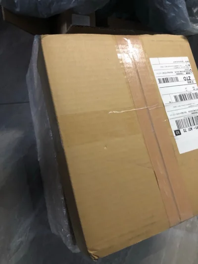 哇塞 太新啦，多亏了卖家拍照不好，加上一些描述有脏有污的描述，应该很多人都被劝退了，被我买到了，简直就是新的，这么多年过去了，很难得，有赚了的感觉