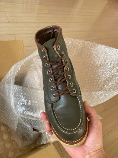 8180是美国Redwing特别供日本市场的限定版本，只在1998年-1999年极少生产
Red Wing Heritage 8180 , 是以 60 年代 Super Setter 888 为基础来改造的，而888则是为 Ted Williams 专门设计，他是棒...