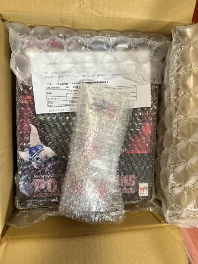 切的乌索普pop手办，全新未拆，状况良好。还有蓝色监狱周边，千切毛巾谷子之类。很不错的合单，发货也很快，包装打包加厚也不错