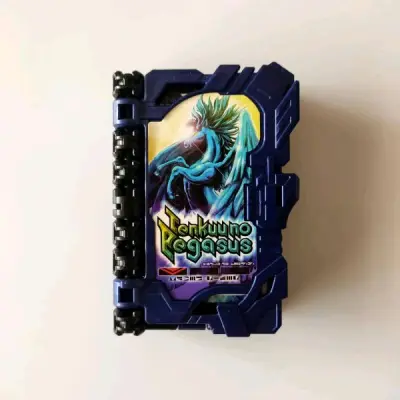 还是圣刃dx神骑书，又又又买了好多好多的假面骑士圣刃书，大概有七十个左右，走的海运，没有被海关收税，到货后大多数都有电池