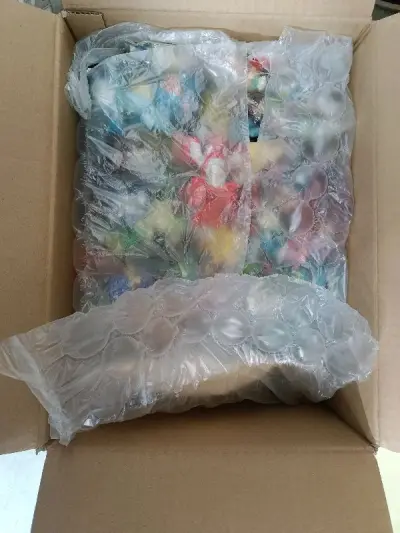 终于收到我的宝可梦啦，天天期盼着，哇这次买了好多好多指人，太开心了，还有好多好多，小宝可梦，还有各种宝可梦周边，数不胜数。