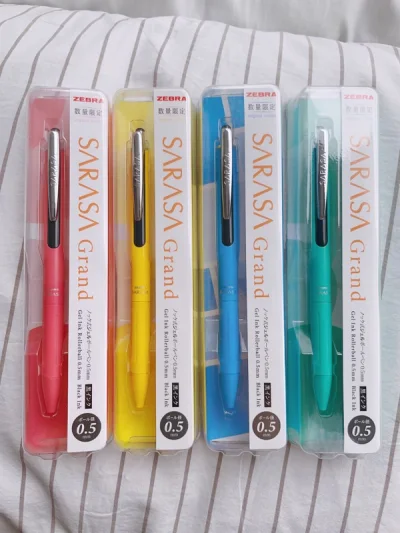 还是笔子，这次发了小包裹，仍然被扣了，哈哈哈，无语子！我们的包装依然嘎嘎好，有些精装的笔子，都一点没有压坏。棒！