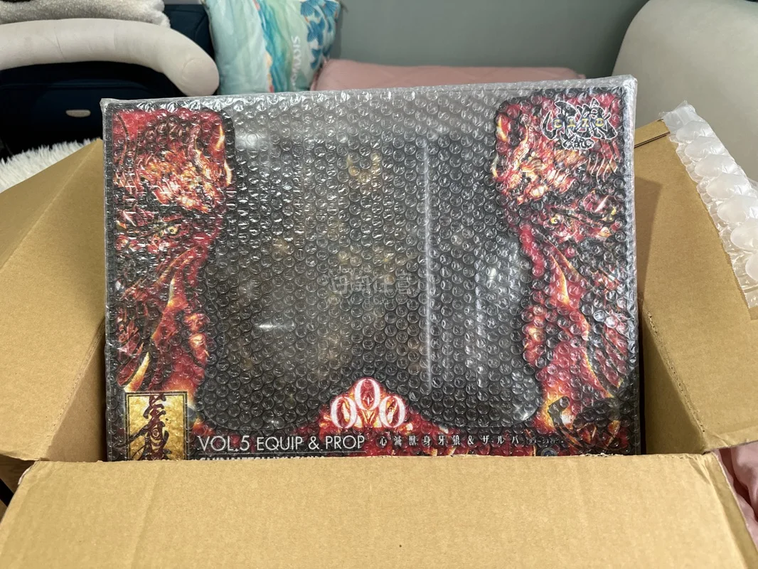 手办模型造型精致，体积又大，面部神态还原到位，发丝纹理清晰，底座稳固有设计感，摆在展示柜里瞬间提升格调！

