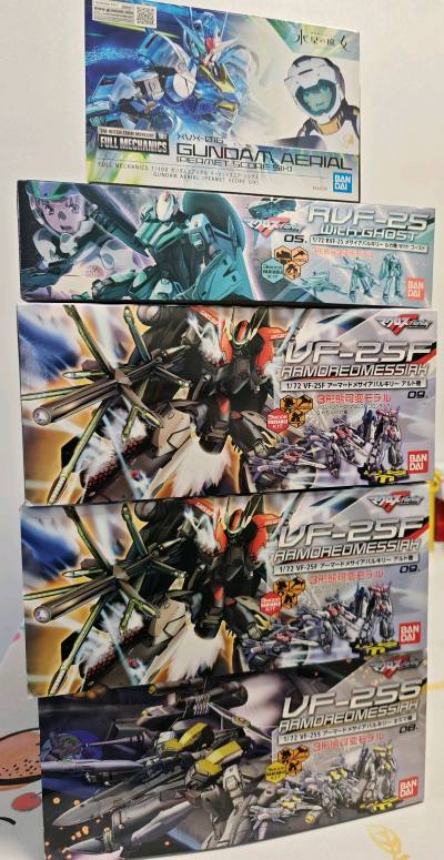 万代1/72 vf拼装系列模型 第三期 vf-25重装