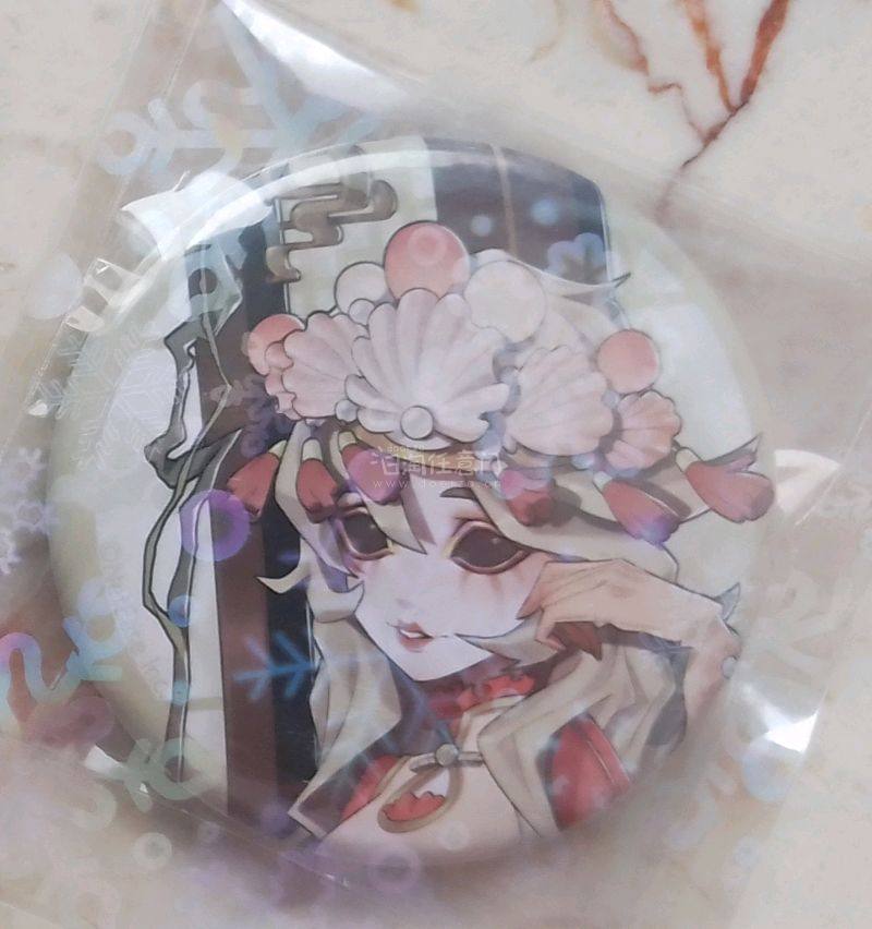 一直很想入手的美柄，没想到樱花妹还给了原袋hhh走的是竹蜻蜓物流 拿到手之后谷也没有什么大问题，包装很好状态都不错，很好的一次购物体验。