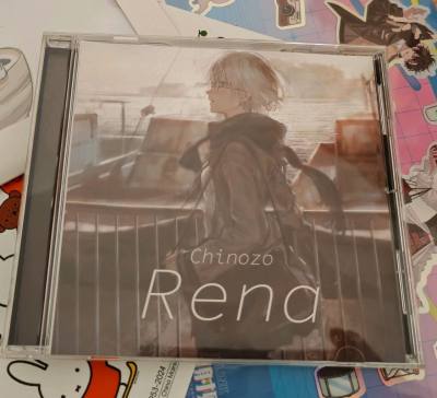 这次买的是Chinozo的古早专辑Rena！是非常好的专辑，曲子很好听！
这次也使用了任意门，不得不说任意门的福利真的很多！走了EMS非常快！和再见宣言的立牌摆在一起也别有一番风味ww
总之非常感谢任意门让我有了复数！