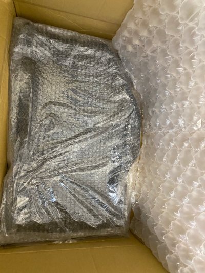 第一次使用app感觉就像打开了新世界大门，各种掏下单各种等着拍卖竞拍，每天都会搜搜看看有没有好货，目前已经收到了第一单，衣服都十分的完美，非常喜欢，物品包装都十分完美，app体验也很不错的。有个小希望就是不能使用竹蜻蜓的货物选择快递的时候邮费能再优惠点吧。