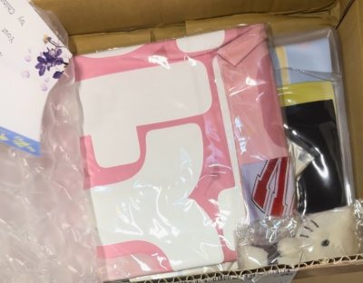 在挖煤姬的购物体验非常愉快！平台界面简洁明了，商品分类清晰，轻松就能找到心仪的周边。客服团队专业细致，耐心解答了我的每一个问题，服务态度满分。下单后物流速度超快，包装严实精致，开箱时完全无损，细节处理让人感动。商品质量超出预期，实物与描述完全一致，性价比超高，正品保...
