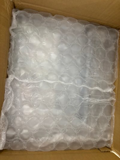 这箱还挺顺利的，一个月不到就收到了，买了一些cd和书，虽然书比较贵但是总体都在免税范围内，这次也没拆箱直接放行了