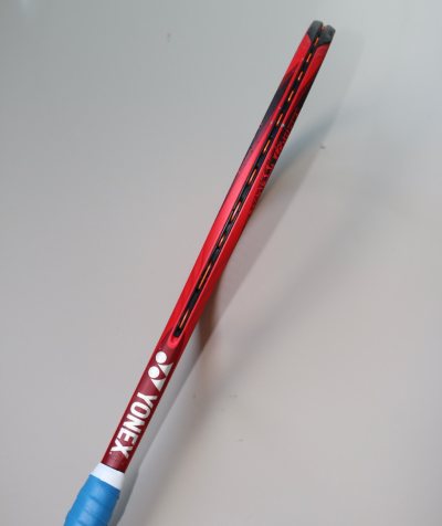 Wilson Pro Staff 97 真实体验：力量感十足，
最近入手了Wilson Pro Staff 97，整体表现非常惊喜！力量感十足，适合底线抽球。击球反馈清晰，打起球来很有自信。适合想要提升水平的球友，推荐给和我一样喜欢高质量击球体验的人。