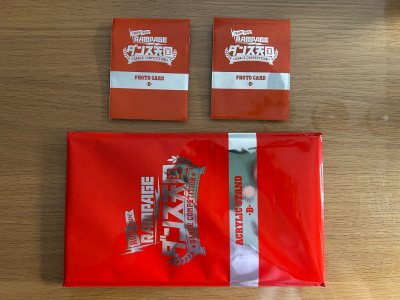 无论是立牌，还是小卡，都进行了精心挑选，可惜的是立牌下单早了，不是好价，但好在卖家的实物图让人非常安心。

在进行错发漏发检查之后，都顺利入库了，到了合适的时间点，首次尝试了申请竹蜻蜓PLUS的合单，预报备和合单审核都比预期要快，也顺利发出了。

转往机场也只花了约...