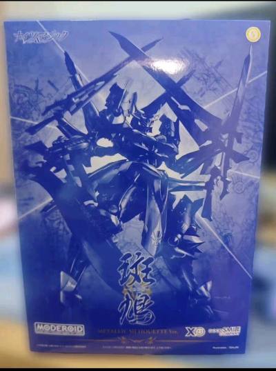 GSC 良笑社，MODEROID 骑士与魔法 伊迦尔卡 电镀
全新未拆，官方会场限定版。斑鸠只有一个字就是帅，整体来说，斑鸠无论造型还是配色都很还原，但是拼装上尤其是内构还是GSC的弱项。