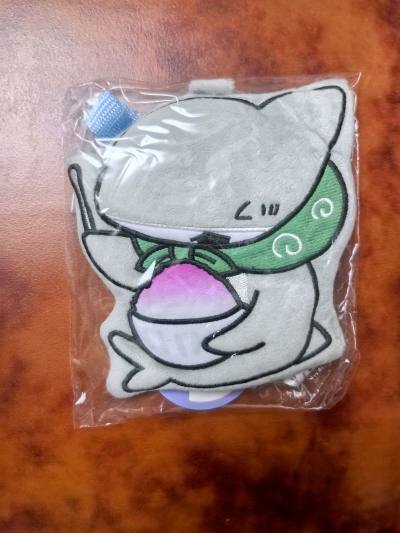 最近《小鲨鱼去郊游》出电影版了，之前出过泡面番，花泽香菜配音的，感觉很治愈，就代购了很多扭蛋、立牌、零钱包等周边。没有买附加服务，包装的也挺好的。选的EMS路线，大概审核一周，发货后5天左右收到