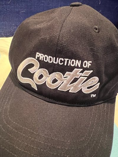 在挖煤姬捡漏了cootie帽子，日牌设计真的绝！中古品相超新，加国际邮费也比国内便宜一半。转运等了半个月，开箱时激动到手抖～日常搭配瞬间有那味儿了，下次还蹲！