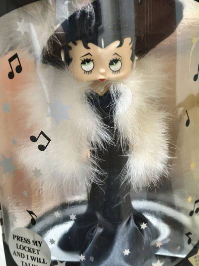 超级貌美的贝蒂小姐٩(●´৺`●)૭٩(●´৺`●)و虽然盒子状况不太好但是内里状态很完好！太可爱了，任意门包装的也很不错，塞了不少泡泡纸，而且竹蜻蜓发货也特别快(≧ｗ≦)好评好评