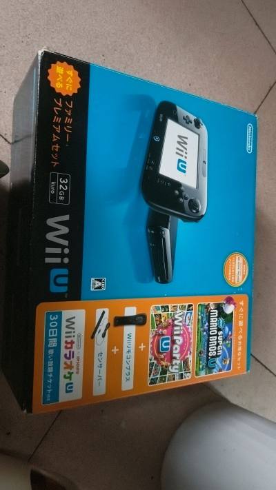 蹲了大半个月挖煤姬，终于把心心念念的WiiU和PS4 VR套装拿下，拆开快递那一刻直接笑出鹅叫——包装裹了三层气泡膜，WiiU机身几乎零划痕，手柄按键灵敏得像全新，PS4 VR的头显镜片连一丝指纹都没有，连卖家送的原装收纳袋都还带着淡淡的新机香！
 
本来还担心海淘...