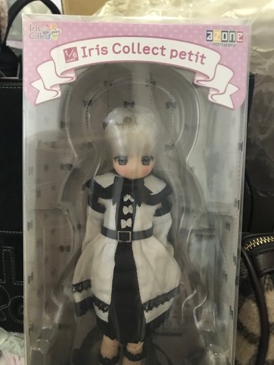 azone mira 米拉 整娃不缺点有盒册 白色浪漫蝴蝶结洋装，银发白肌，非常可爱梦幻的妹宝娃娃，美丽由可爱