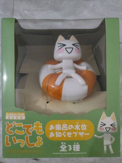 猫猫的手办很萌呀，就是有点瑕疵，不过都能接受，以后买东西也要看商家描述，这次合单使用的海运，对物品重的人很友好，价格真的很便宜，就是新手没有搞懂规则被税了，一定要看攻略