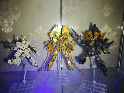 RX-0三兄弟终于共鸣！1号机纯白觉醒，2号机报丧女妖暗金霸气，3号机凤凰绚烂夺目。R魂完美还原爆甲变形，高可动带来超燃pose！无论独角形态的凌厉还是毁灭模式的震撼，每一处细节都是对UC世纪的致敬。这套共鸣摆进柜子，就是最硬核的钢之魂收藏！