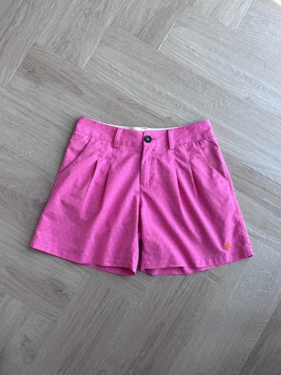 可爱的阿迪短裤