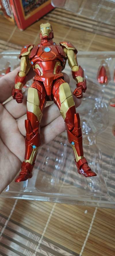 这次购物体验不错，打包很好，物流也很快，玩具做的很精细，整体涂装工整，可动超强，配件丰富，可以做出多种形态。一次不错的购物体验