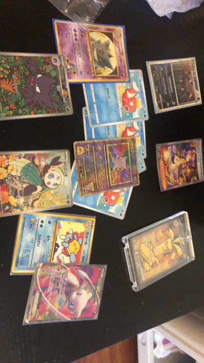 选了自己很喜欢一堆卡终于到了 有看画有新卡有美品 很开心 感觉自己好富有精神上的富有 真不错！送评回来收藏喽