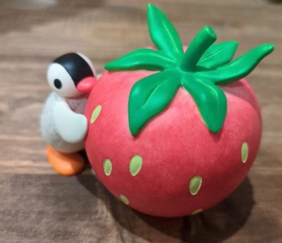 挖煤真是收中古pingu的好地方，这么可爱的pingu居然被我get了！爱不释手啊！
顺便还收了礼盒装的杯子！?