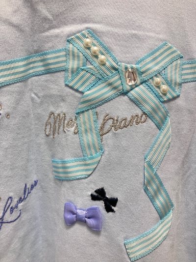 mezzopiano衣服真的超级可爱超级舒服，图案都是蝴蝶结，少女心爆棚，挖煤姬购物真的很方便，能轻松选到心仪衣服，太爱挖煤姬了
