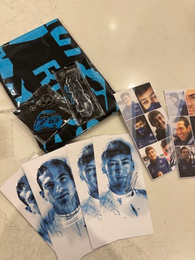 这次主要是在日本海淘入手了几件喜欢的车手周边和签名卡，价格比国内代购划算不少。平台发货很快，包装也很细致，签名卡用纸壳信封保护得很好，没有压痕。转运合箱后运费也能接受，大约一周左右就到手。收到时心情特别激动，整体购物体验很满意，以后还会继续用这个平台淘更多好物