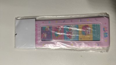 扇子打包的非常严实 本来很怕扇子会有褶皱这些 但是拿到手状态很好 也是非常好价切到的
kikilala的扭蛋也包装的很好