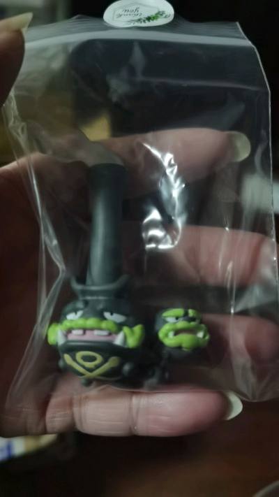 指套，铁块，人物玩偶，东西到手跟描述的基本保持一致，东西非常喜欢。希望能提高一下合单审核发货的速度，