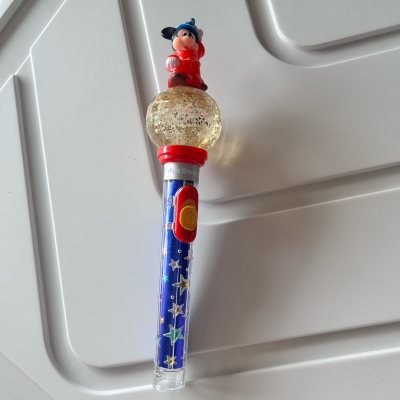 雅虎日拍的一单！美少女战士中古玩具还有一个迪士尼的玩具，非常满意！好价得到，而且品相就中古品来说也是相当不错～代拍很迅速，包装非常好！一次满意的购物！