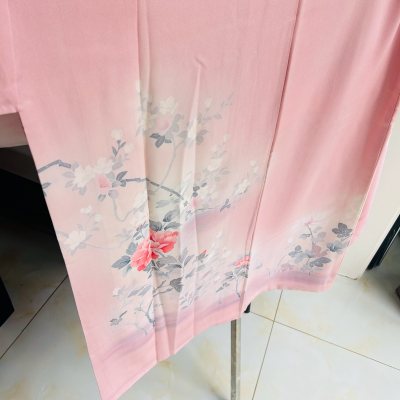 粉色花枝正娟和服