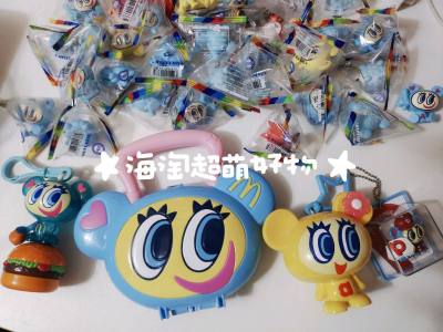 海淘了一堆小摆件可以diy啦，全新好价获得的，很划算了。还有一些ab的麦当劳玩具，是很久远的中古玩具了，国内都买不到，又淘到了哈哈
这次走的是竹蜻蜓max，第一次走这条线，还给我包税了，真的很不错！运费一共就花了40，非常便宜，时效也很快，比竹蜻蜓专线快一点，花了十...