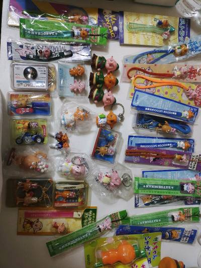在雅虎日拍上拍了一箱中古玩具，是佐藤象和康泰克，都是全新的，状态非常好～
走的可追踪小航空，十几天就送达了，时效很快，包装也不错！