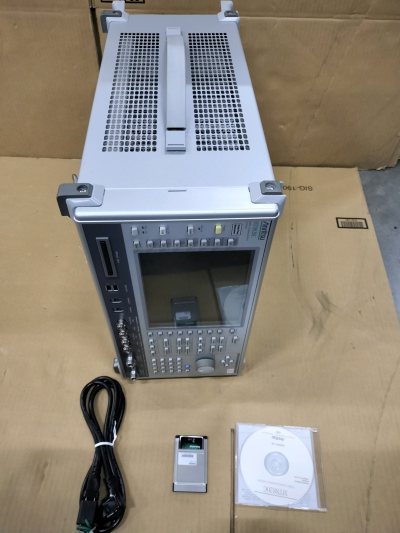 功能正常，就是东西有点重，携带不太方便。虽然价格便宜，但是运费也花了很多，有点不太值得。这些大块头机器买时还是要小心