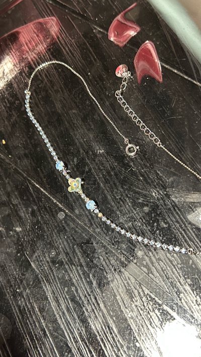 不需要太多，淡淡的就好?
✿
精致，
往往在不经意间流露出来?
✿
星光璀璨，珠光闪耀，
让光芒在耳畔轻轻摇曳?
✿
星光熠熠，优雅绽放，
美得不可方物?