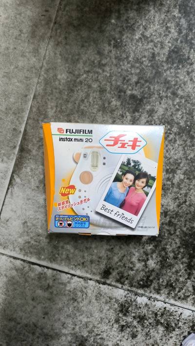 本次海淘的拍立得和ccd成色都很新，并且挖煤姬包装的非常精致，拆包裹都得拆半天防磕碰做的很好，好评，价格也很实惠，整体是很满意！！！