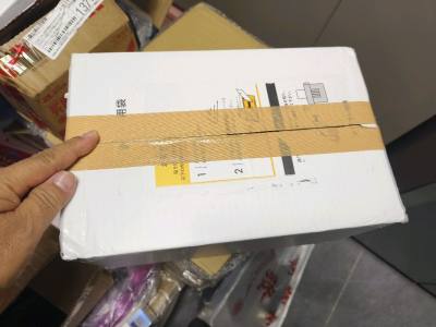 看到竹蜻蜓新开通了竹蜻蜓echo线路，看了下资费感觉比海运划算，决定买几张CD盘试试，包装挺好的，用的白色纸箱，速度也不算慢，大约两周，比海运快多了，价格也合适，总体来说体验还不错，以后买碟会继续用。