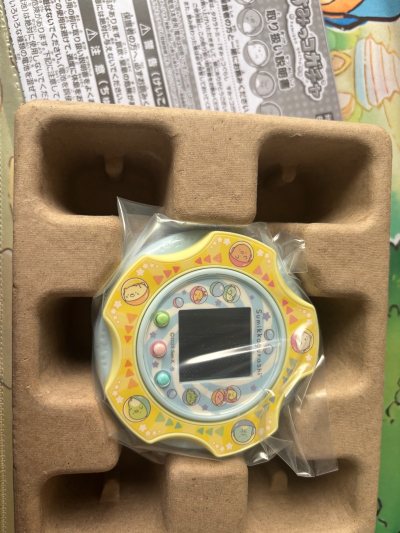 淘到了全新未拆的角落生物扭蛋机，竹蜻蜓物流速度快，还便宜，总价二百多一点就能入手，比国内二手市场便宜很多，非常喜欢！
