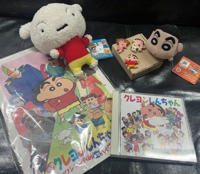 本次海淘使用的是一款叫挖煤姬的app。挖煤姬是专注日本海淘的电商平台，提供中文界面、实时翻译和图片搜货功能，操作便捷。哪怕不懂日语也可以轻松下单，方便快捷！用中文搜索日语翻译一下子就可以搜到想要的物品啦^_^
这次买的是一些捡漏到的古早蜡笔小新周边，心心念念...